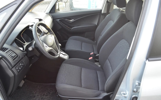 Hyundai ix20 cena 35900 przebieg: 80000, rok produkcji 2010 z Niepołomice małe 277